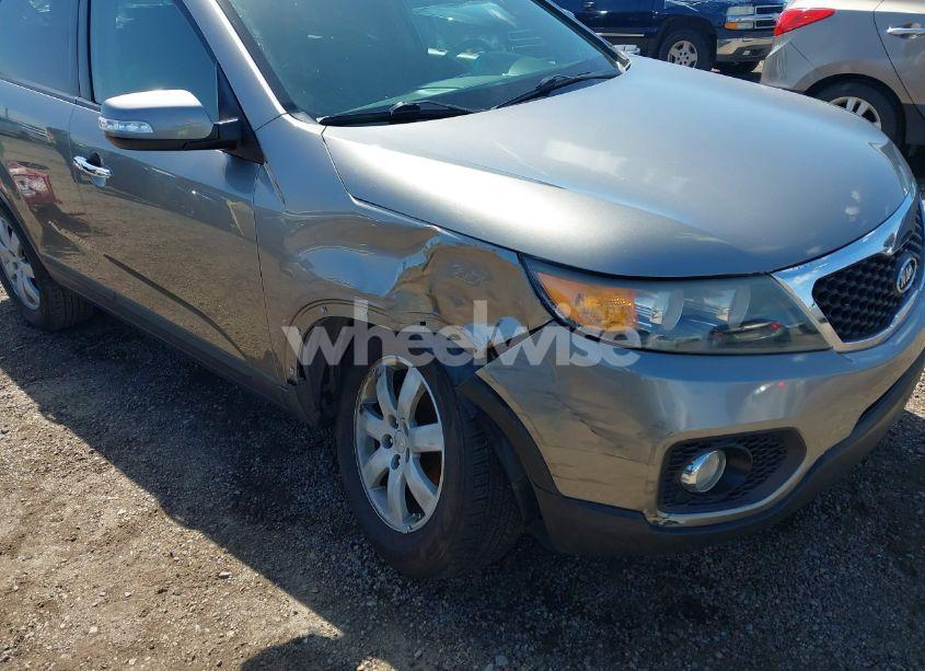 Photo 6 of 2012 Kia Sorento LX V6 (VIN 5XYKT4A23CG268160)