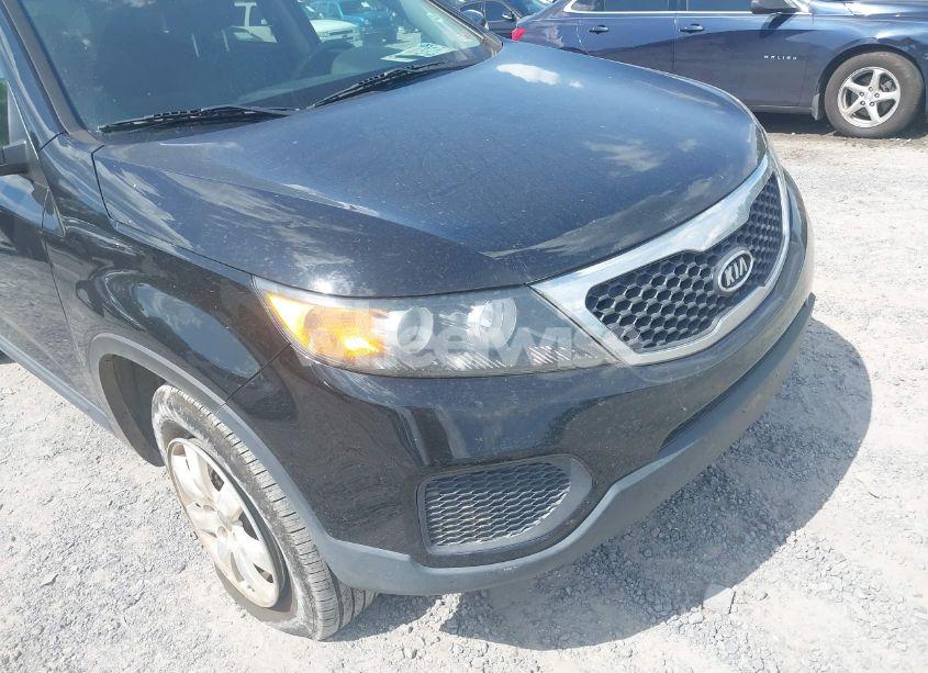 Photo 6 of 2013 Kia Sorento LX V6 (VIN 5XYKT4A23DG310439)