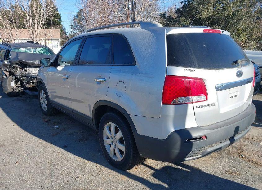 Photo 3 of 2013 Kia Sorento LX V6 (VIN 5XYKT4A23DG322980)