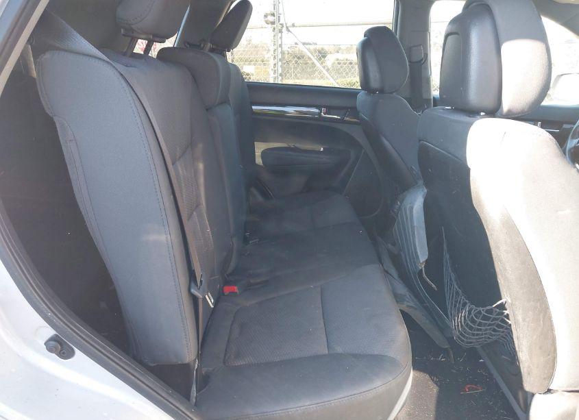 Photo 8 of 2013 Kia Sorento LX V6 (VIN 5XYKT4A23DG322980)