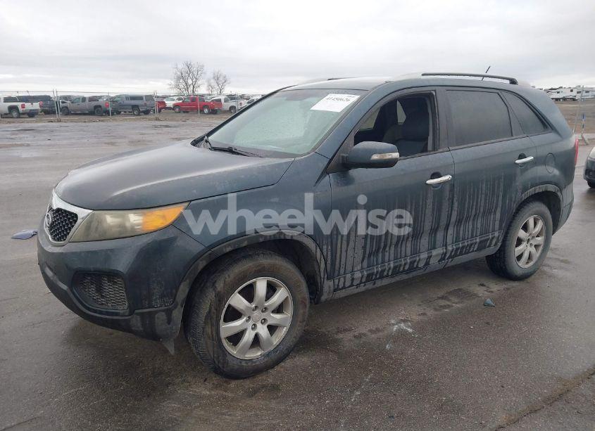 Photo 2 of 2011 Kia Sorento LX V6 (VIN 5XYKT4A24BG169975)