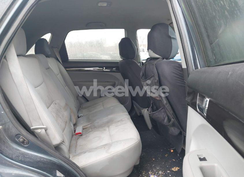 Photo 8 of 2011 Kia Sorento LX V6 (VIN 5XYKT4A24BG169975)