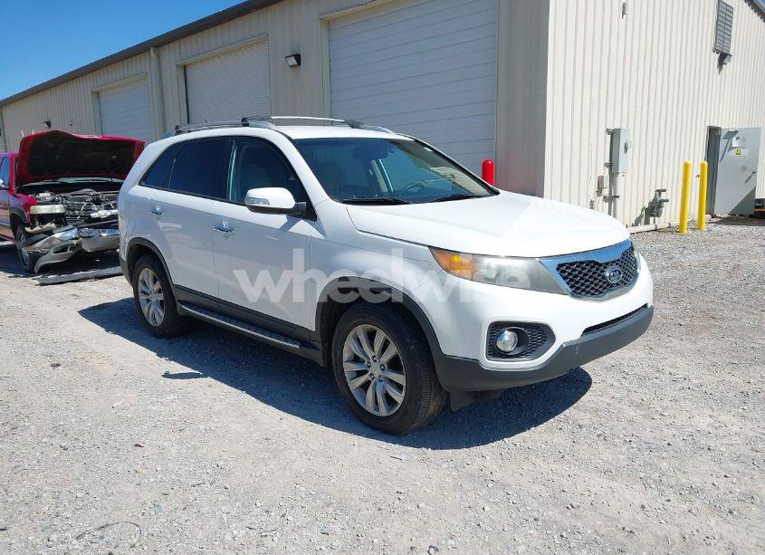 2011 Kia Sorento LX V6 (VIN 5XYKT4A24BG179633) main photo