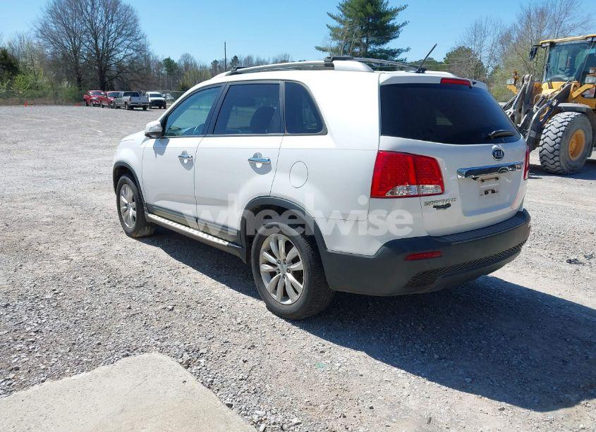 Photo 3 of 2011 Kia Sorento LX V6 (VIN 5XYKT4A24BG179633)