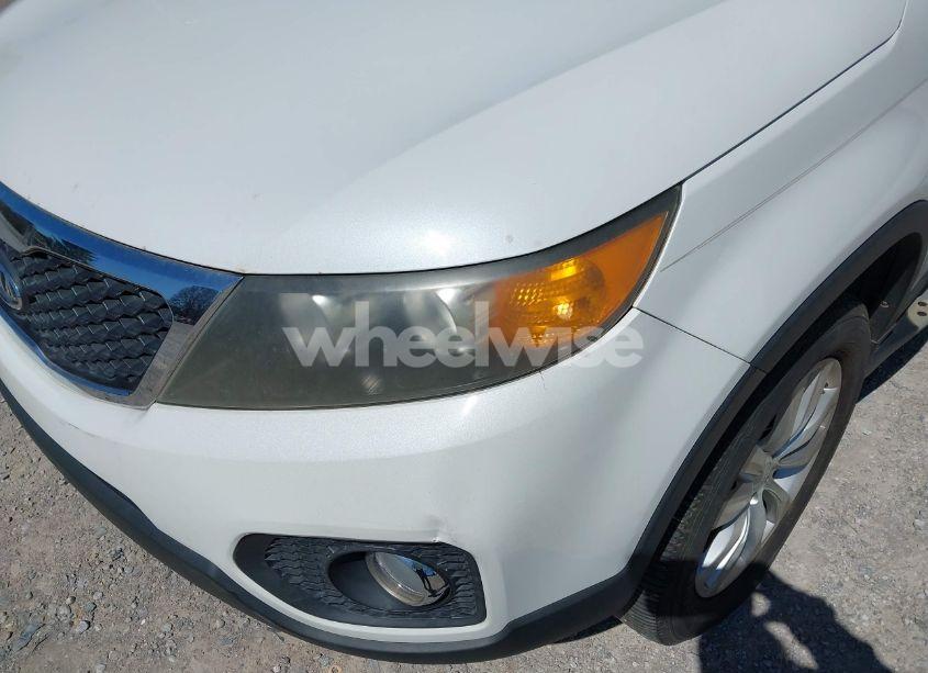Photo 6 of 2011 Kia Sorento LX V6 (VIN 5XYKT4A24BG179633)