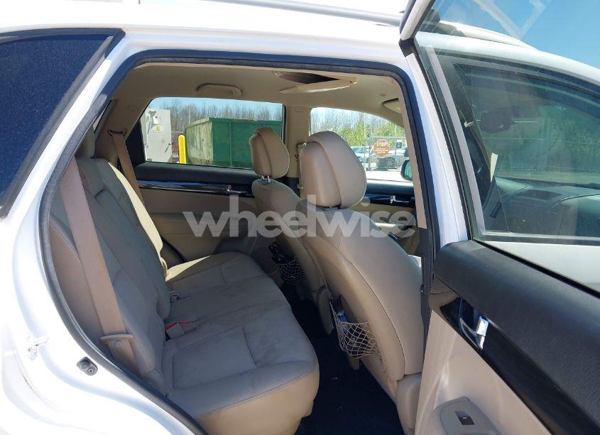 Photo 8 of 2011 Kia Sorento LX V6 (VIN 5XYKT4A24BG179633)