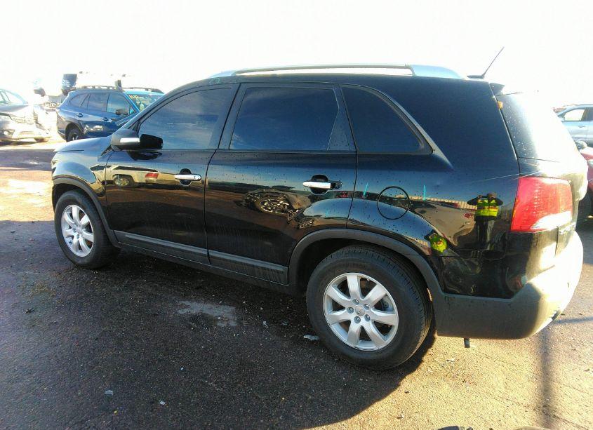 Photo 3 of 2013 Kia Sorento LX V6 (VIN 5XYKT4A24DG347855)