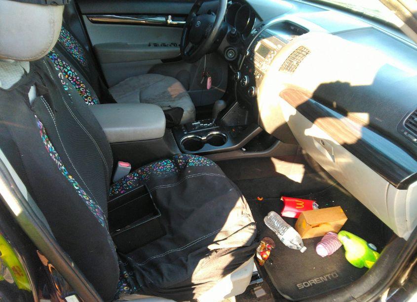 Photo 5 of 2013 Kia Sorento LX V6 (VIN 5XYKT4A24DG347855)