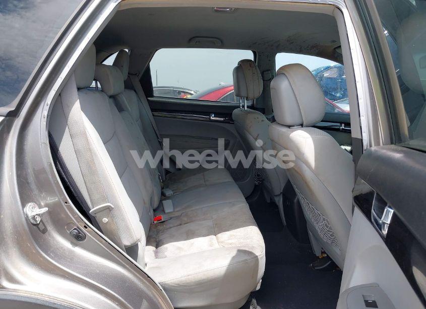 Photo 8 of 2013 Kia Sorento LX V6 (VIN 5XYKT4A24DG403907)