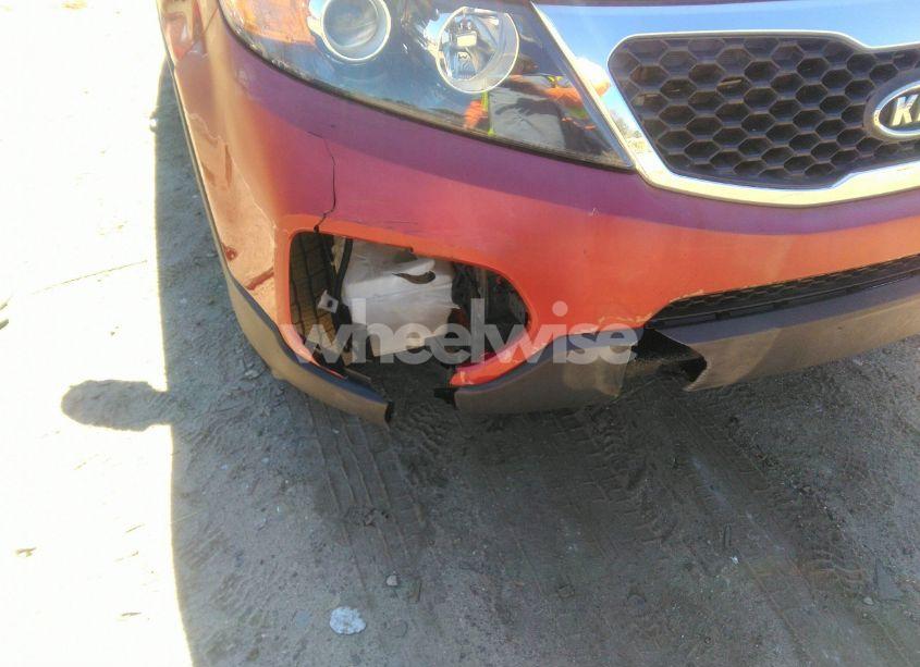 Photo 6 of 2011 Kia Sorento LX V6 (VIN 5XYKT4A25BG087124)