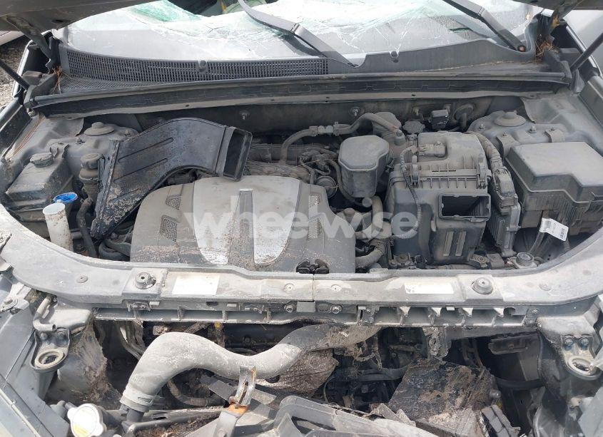 Photo 10 of 2011 Kia Sorento LX V6 (VIN 5XYKT4A25BG120199)