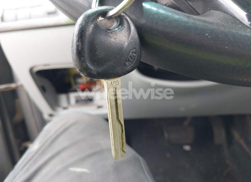 Photo 11 of 2011 Kia Sorento LX V6 (VIN 5XYKT4A25BG120199)