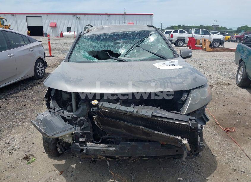Photo 12 of 2011 Kia Sorento LX V6 (VIN 5XYKT4A25BG120199)