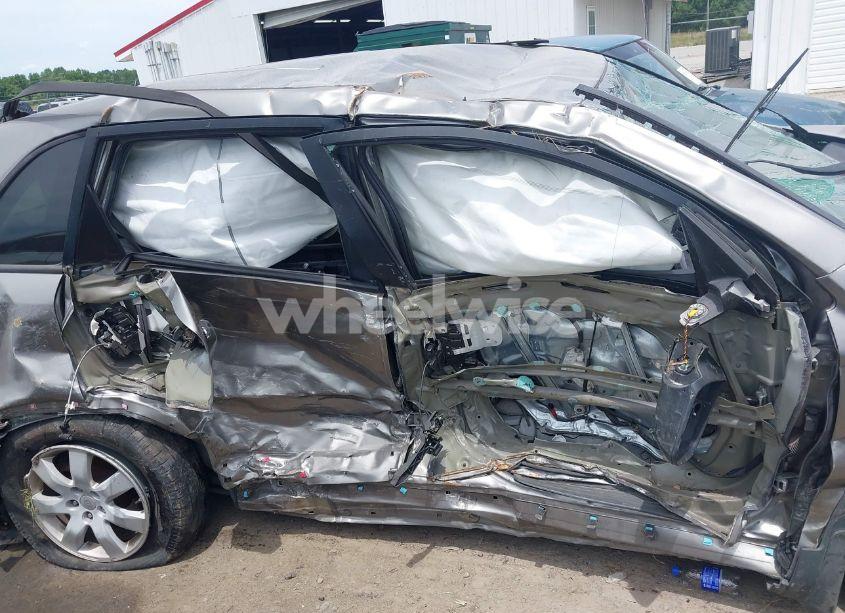 Photo 13 of 2011 Kia Sorento LX V6 (VIN 5XYKT4A25BG120199)