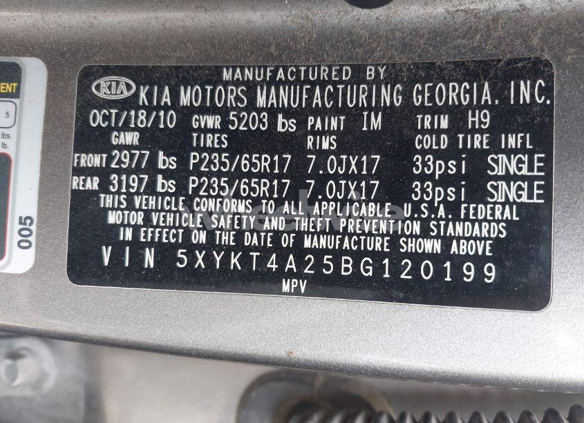 Photo 9 of 2011 Kia Sorento LX V6 (VIN 5XYKT4A25BG120199)