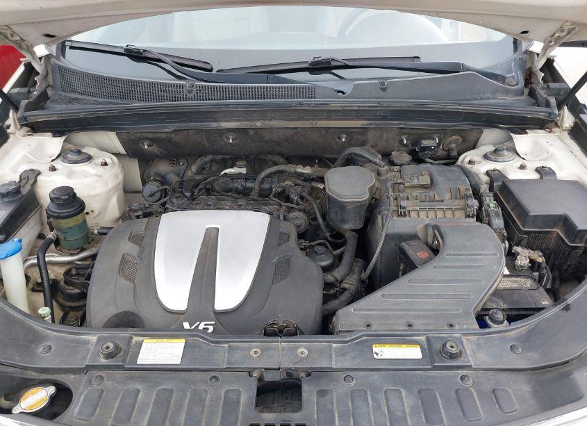 Photo 10 of 2011 Kia Sorento LX V6 (VIN 5XYKT4A25BG137665)