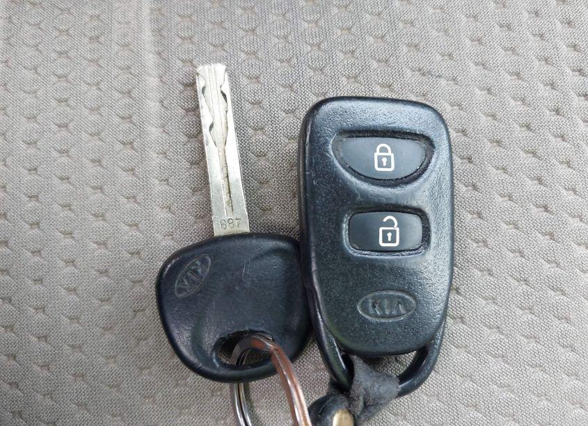 Photo 11 of 2011 Kia Sorento LX V6 (VIN 5XYKT4A25BG137665)