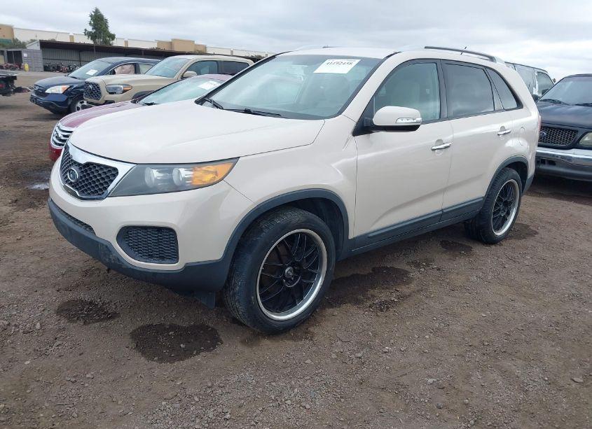 Photo 2 of 2011 Kia Sorento LX V6 (VIN 5XYKT4A25BG137665)