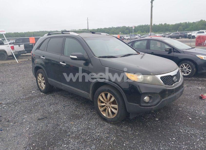 2011 Kia Sorento LX V6 (VIN 5XYKT4A25BG181875) main photo
