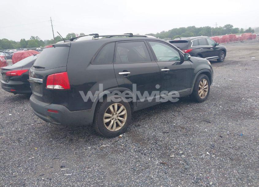 Photo 4 of 2011 Kia Sorento LX V6 (VIN 5XYKT4A25BG181875)