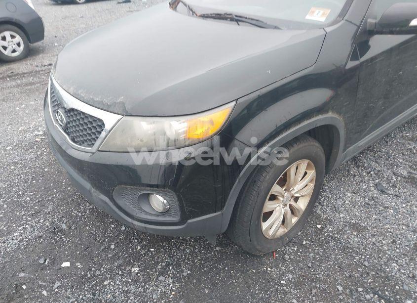 Photo 6 of 2011 Kia Sorento LX V6 (VIN 5XYKT4A25BG181875)