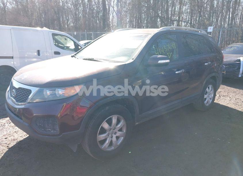 Photo 2 of 2012 Kia Sorento LX V6 (VIN 5XYKT4A25CG287342)