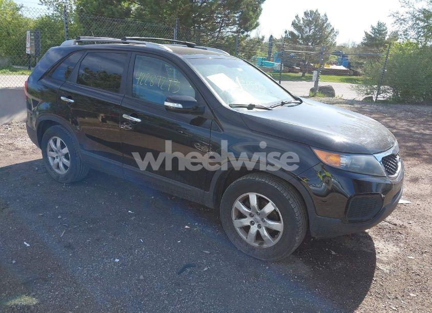 2013 Kia Sorento LX V6 (VIN 5XYKT4A25DG315061) main photo