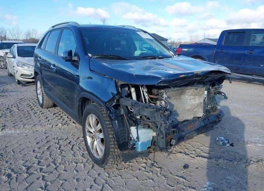 2011 Kia Sorento LX V6 (VIN 5XYKT4A26BG065164) main photo