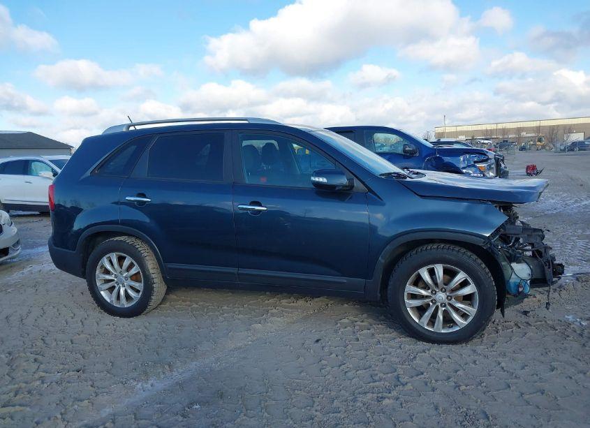 Photo 14 of 2011 Kia Sorento LX V6 (VIN 5XYKT4A26BG065164)