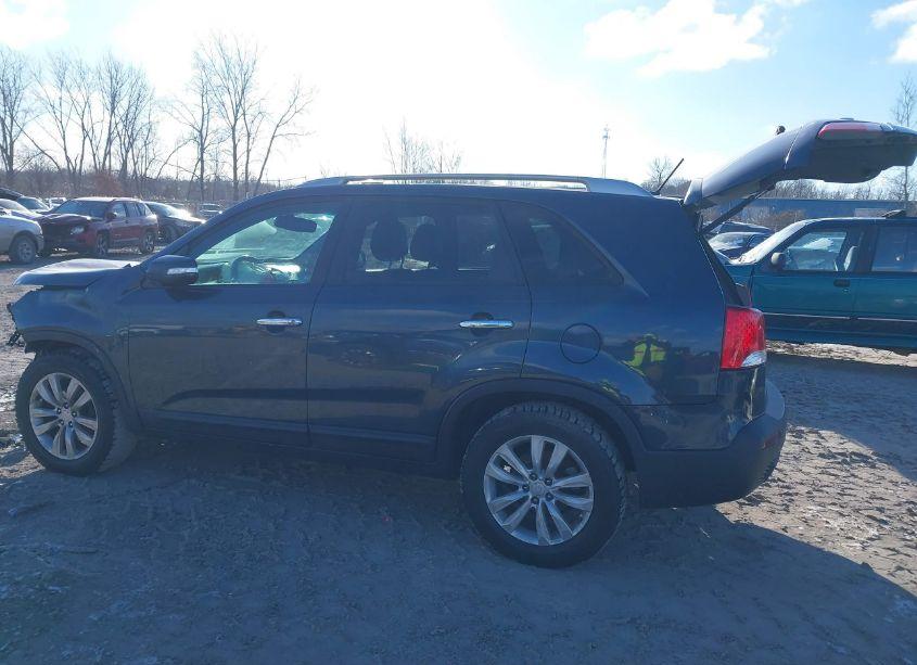 Photo 15 of 2011 Kia Sorento LX V6 (VIN 5XYKT4A26BG065164)