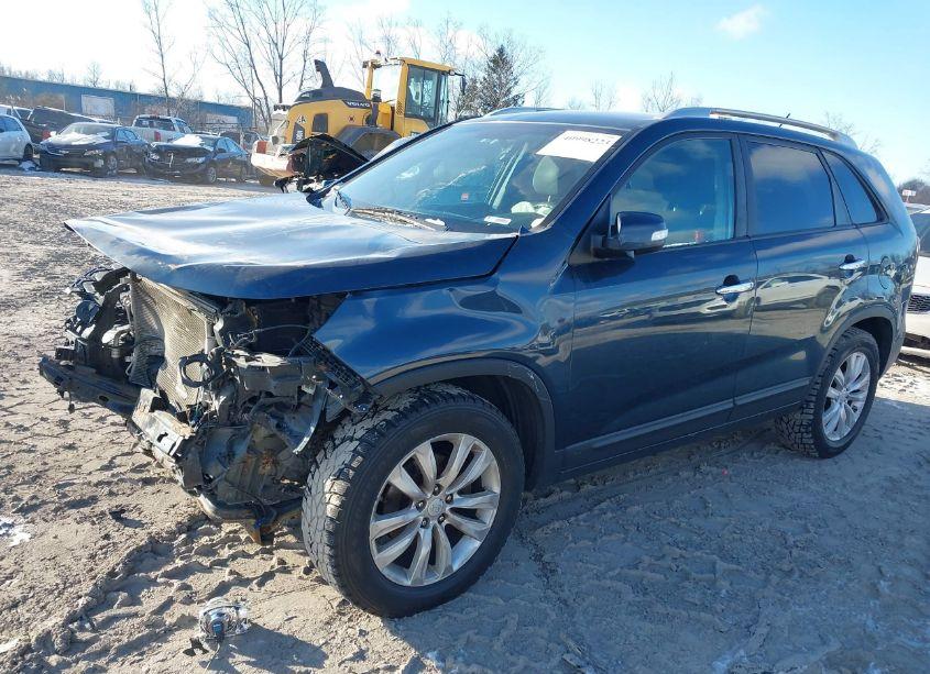 Photo 2 of 2011 Kia Sorento LX V6 (VIN 5XYKT4A26BG065164)