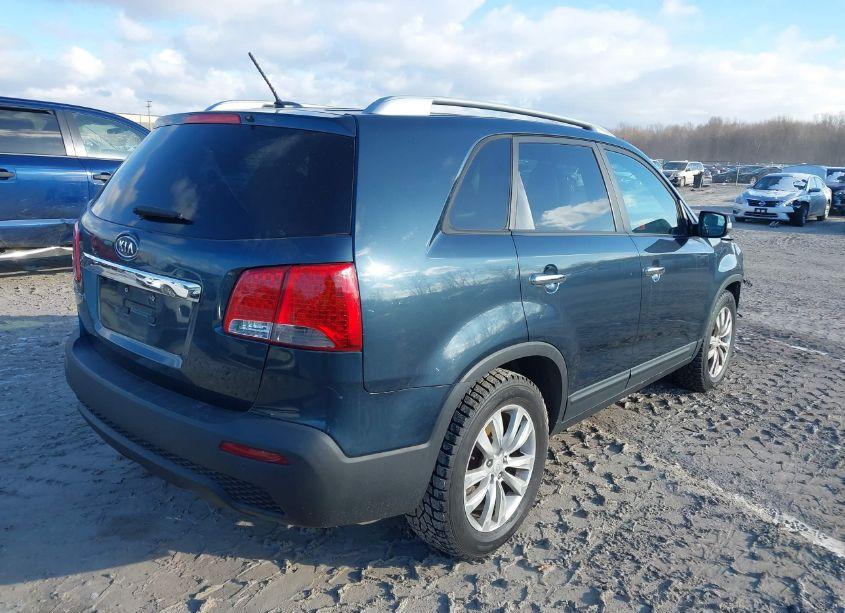 Photo 4 of 2011 Kia Sorento LX V6 (VIN 5XYKT4A26BG065164)