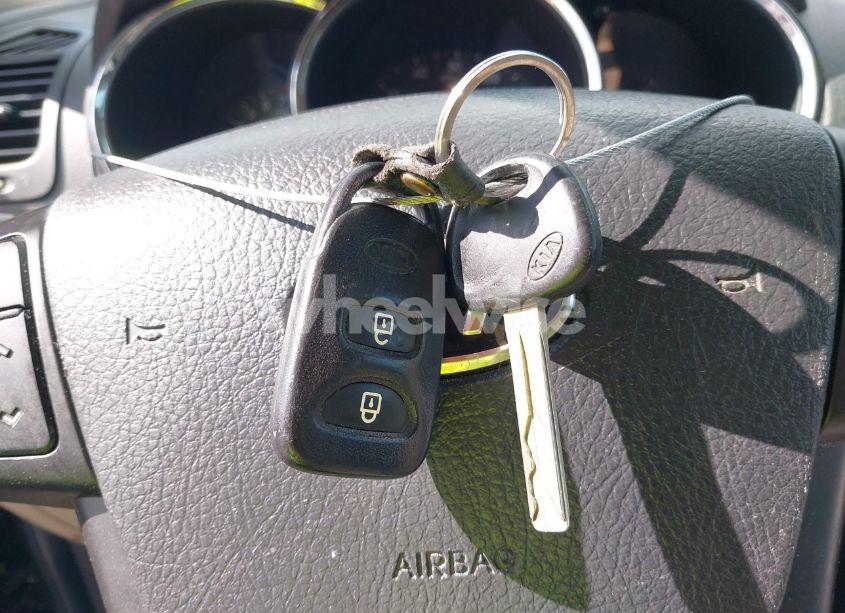 Photo 11 of 2011 Kia Sorento LX V6 (VIN 5XYKT4A26BG152191)