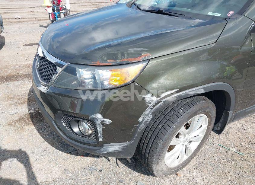 Photo 12 of 2011 Kia Sorento LX V6 (VIN 5XYKT4A26BG152191)