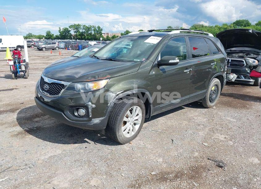 Photo 2 of 2011 Kia Sorento LX V6 (VIN 5XYKT4A26BG152191)