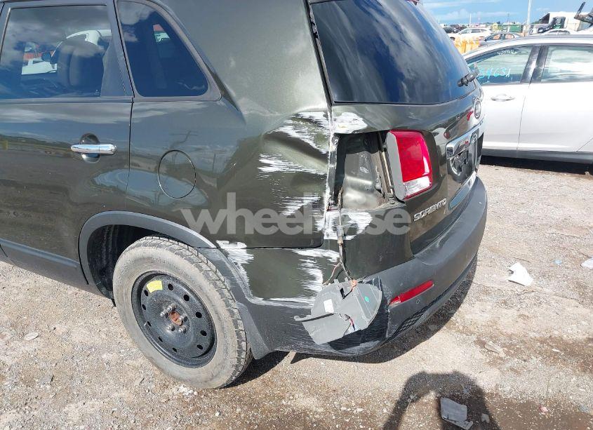 Photo 6 of 2011 Kia Sorento LX V6 (VIN 5XYKT4A26BG152191)