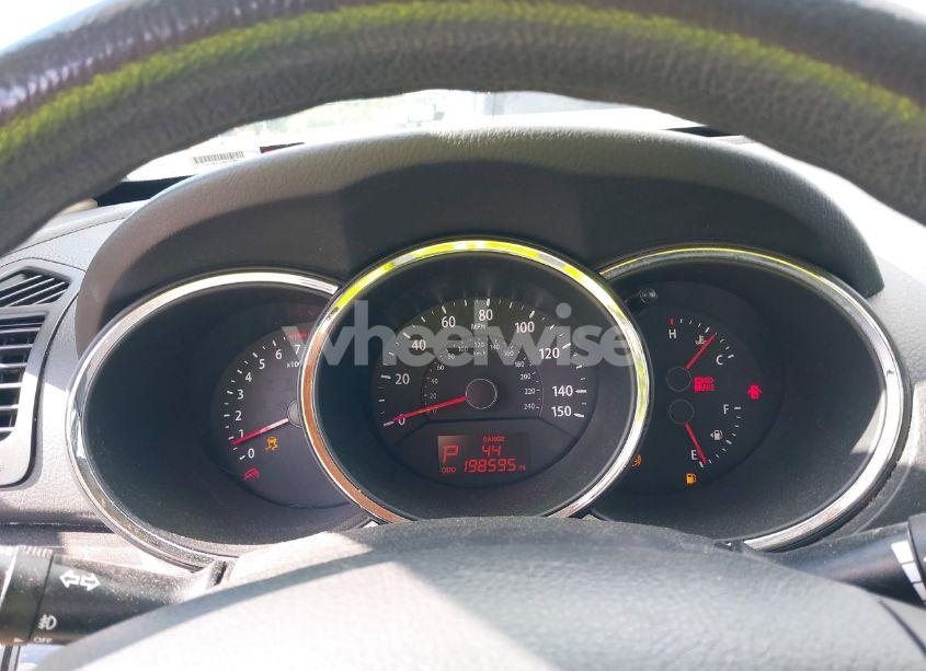 Photo 7 of 2011 Kia Sorento LX V6 (VIN 5XYKT4A26BG152191)