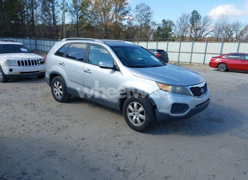 2011 Kia Sorento LX V6 (VIN 5XYKT4A26BG160419) main photo