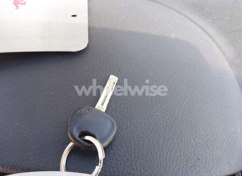 Photo 11 of 2011 Kia Sorento LX V6 (VIN 5XYKT4A26BG160419)