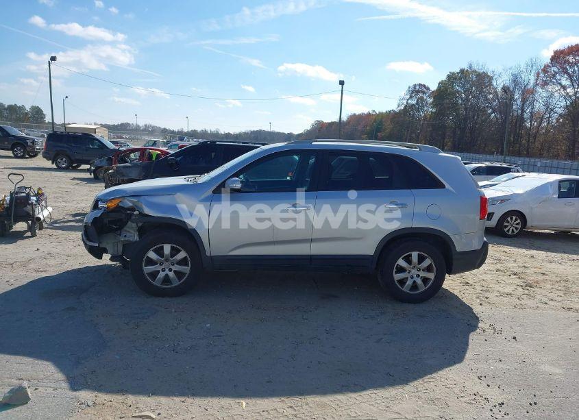 Photo 14 of 2011 Kia Sorento LX V6 (VIN 5XYKT4A26BG160419)
