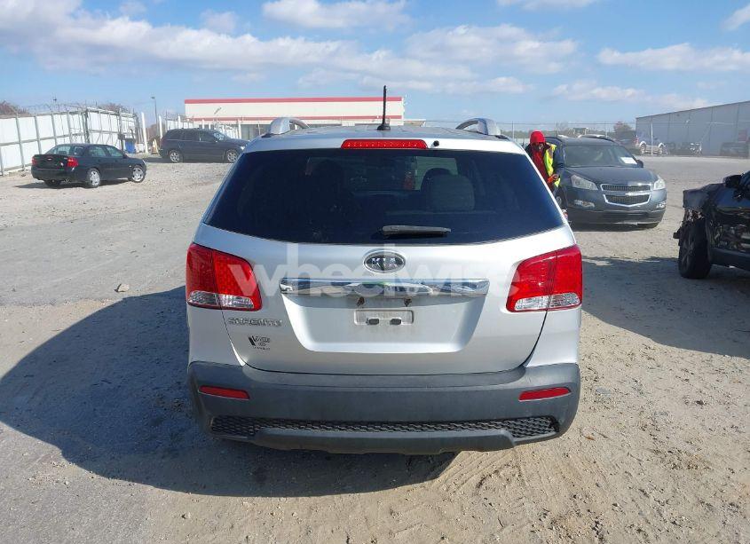 Photo 16 of 2011 Kia Sorento LX V6 (VIN 5XYKT4A26BG160419)