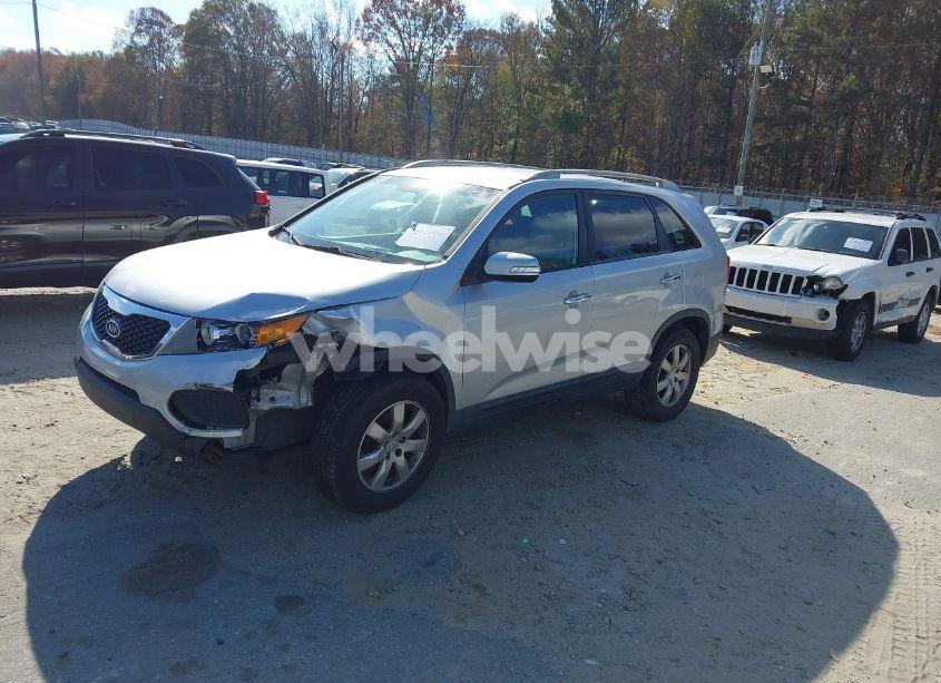 Photo 2 of 2011 Kia Sorento LX V6 (VIN 5XYKT4A26BG160419)