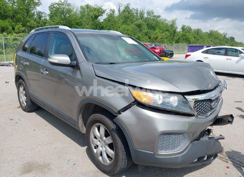2011 Kia Sorento LX V6 (VIN 5XYKT4A27BG110693) main photo
