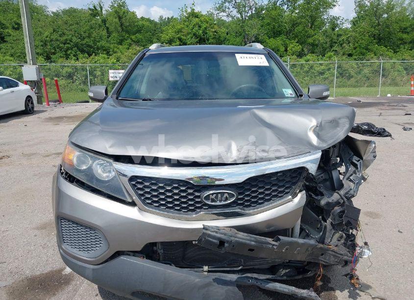 Photo 12 of 2011 Kia Sorento LX V6 (VIN 5XYKT4A27BG110693)