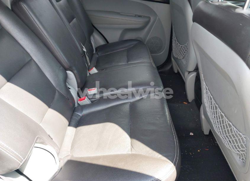 Photo 8 of 2011 Kia Sorento LX V6 (VIN 5XYKT4A27BG110693)