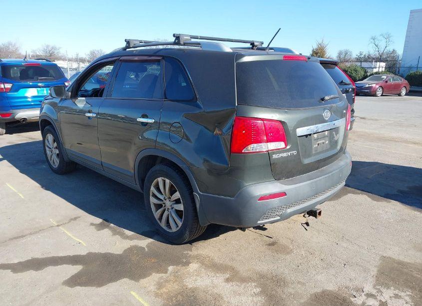 Photo 3 of 2011 Kia Sorento LX V6 (VIN 5XYKT4A27BG117966)