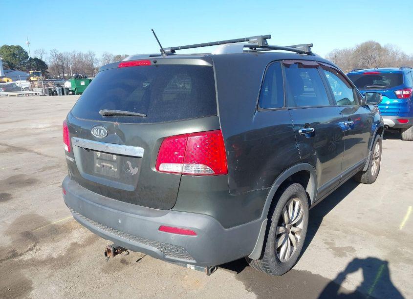 Photo 4 of 2011 Kia Sorento LX V6 (VIN 5XYKT4A27BG117966)