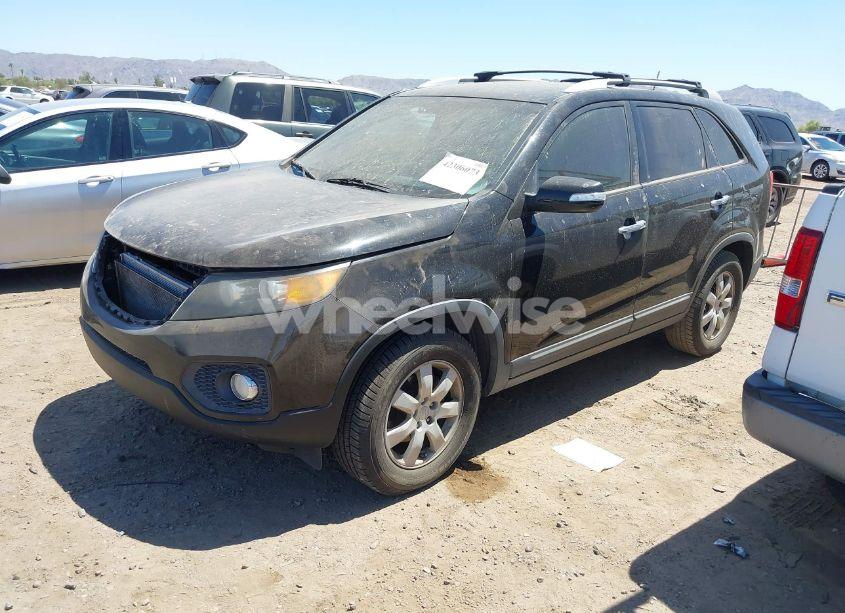 Photo 2 of 2012 Kia Sorento LX V6 (VIN 5XYKT4A27CG188392)