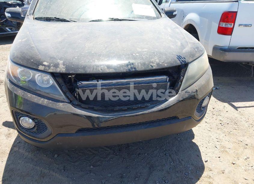 Photo 6 of 2012 Kia Sorento LX V6 (VIN 5XYKT4A27CG188392)
