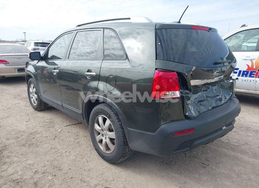 Photo 3 of 2013 Kia Sorento LX V6 (VIN 5XYKT4A27DG317779)